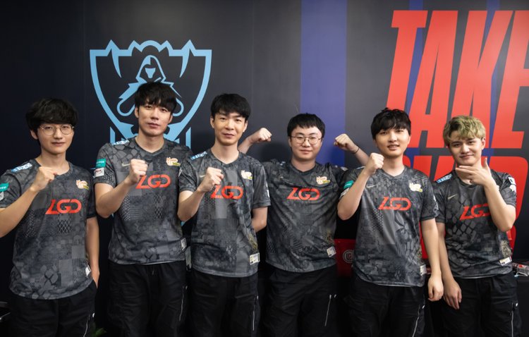 在社交媒体 在社交媒体