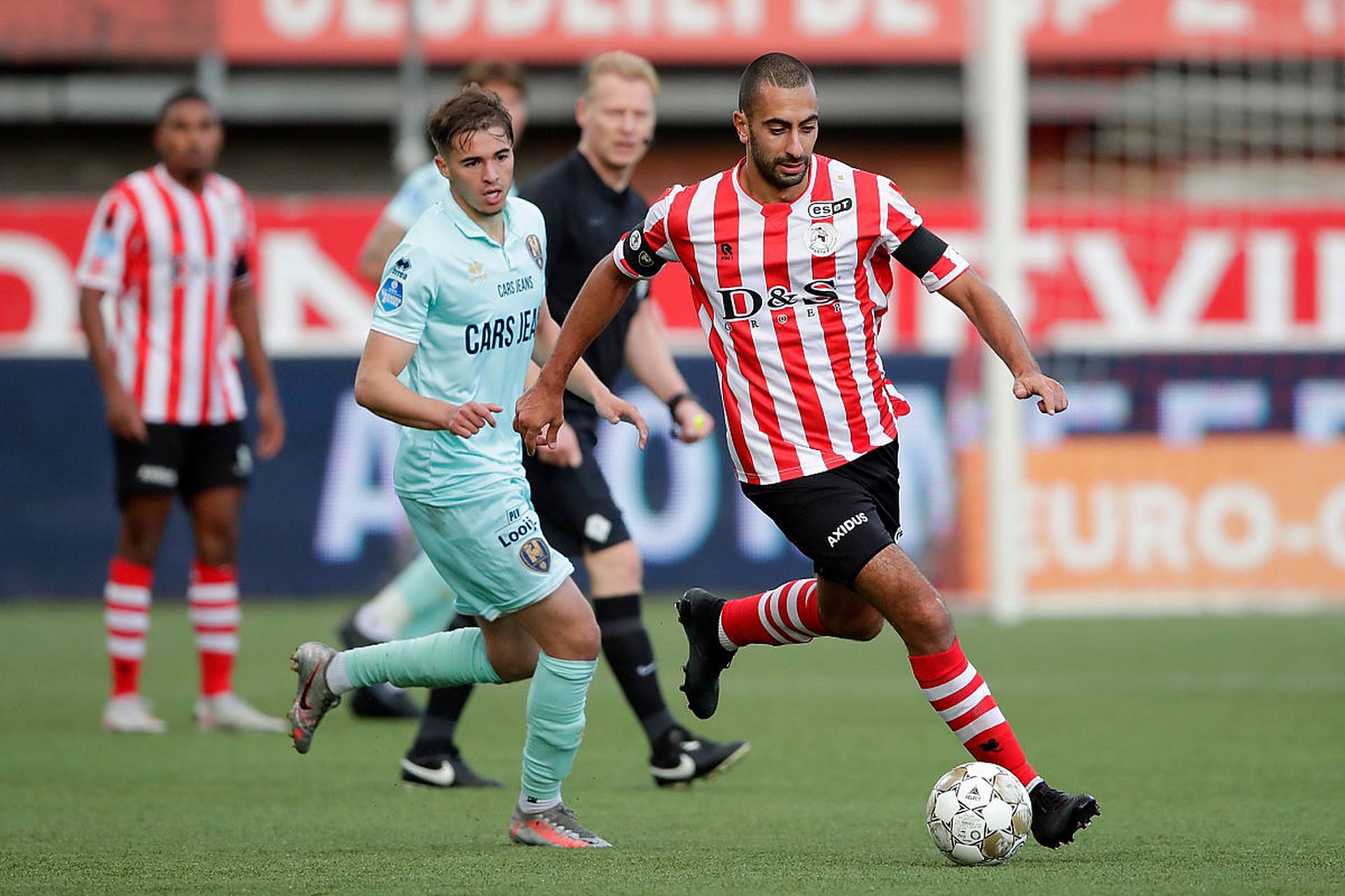 对手围抢时 对手围抢时