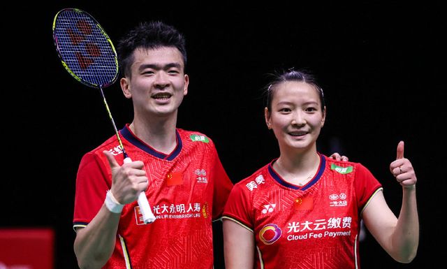 笑的理由很 笑的理由很